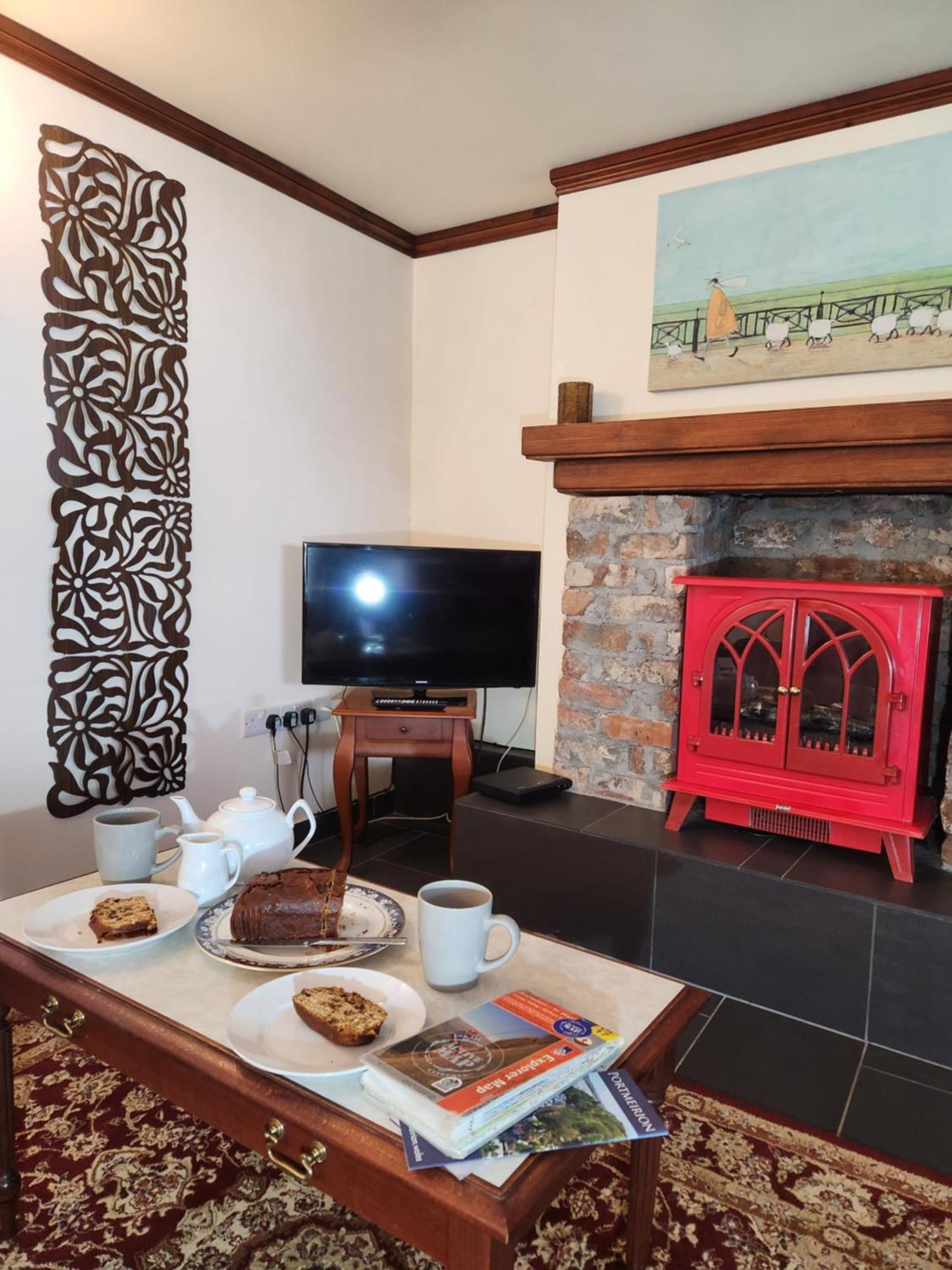 The Old School Caeathro, Snowdon, Eryri And Yr Wydffa Cottages Caernarfon Room photo
